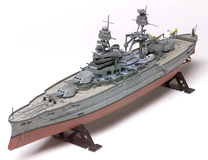 Revell 85-0302 USS Arizona Battleship